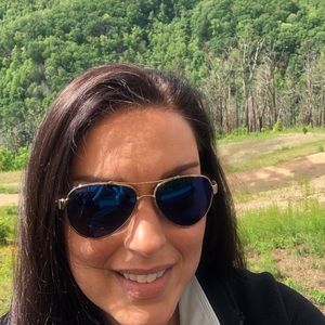 Meet your Posher, Mandy